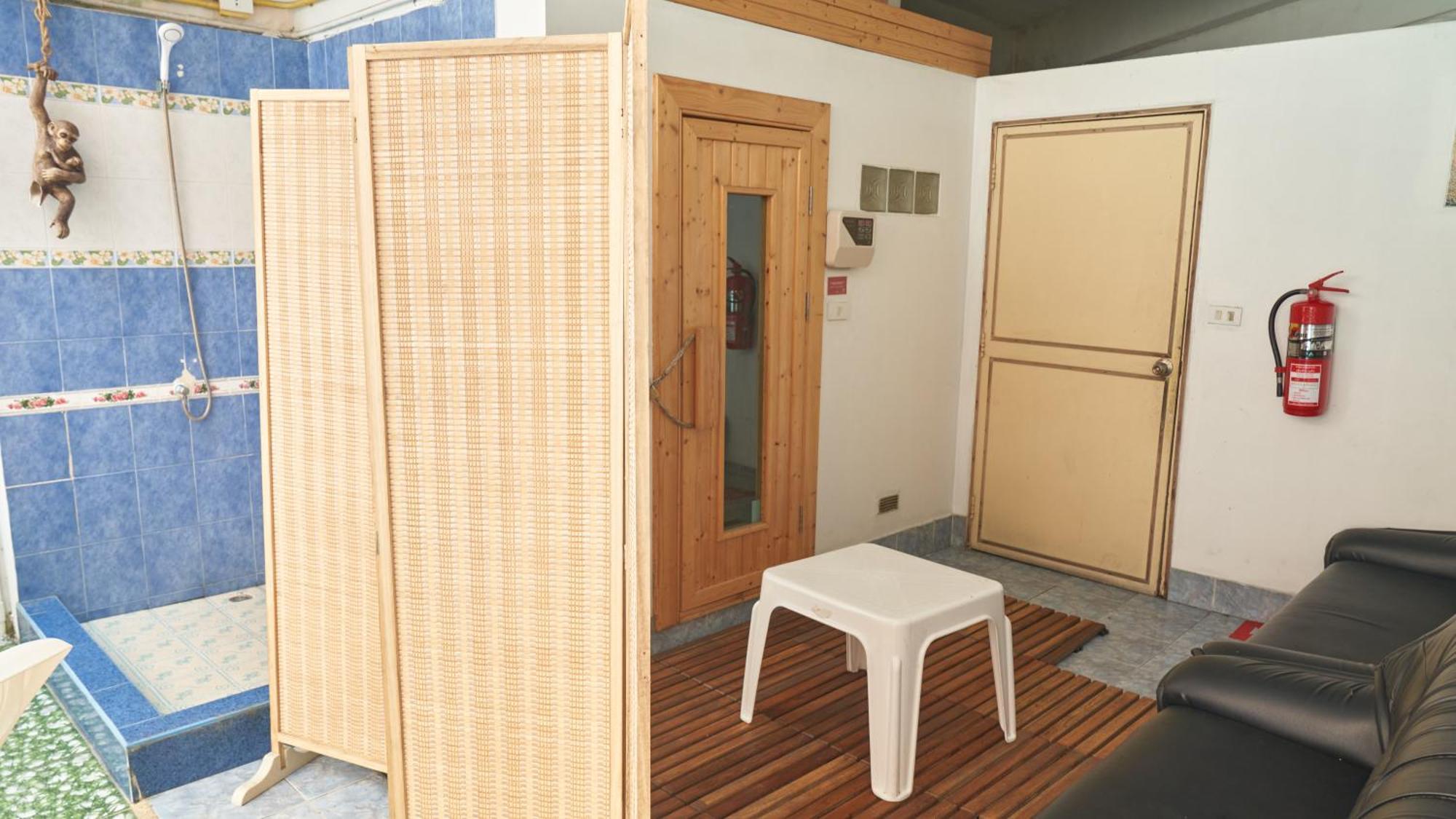 Lime Hotel Patong Luaran gambar