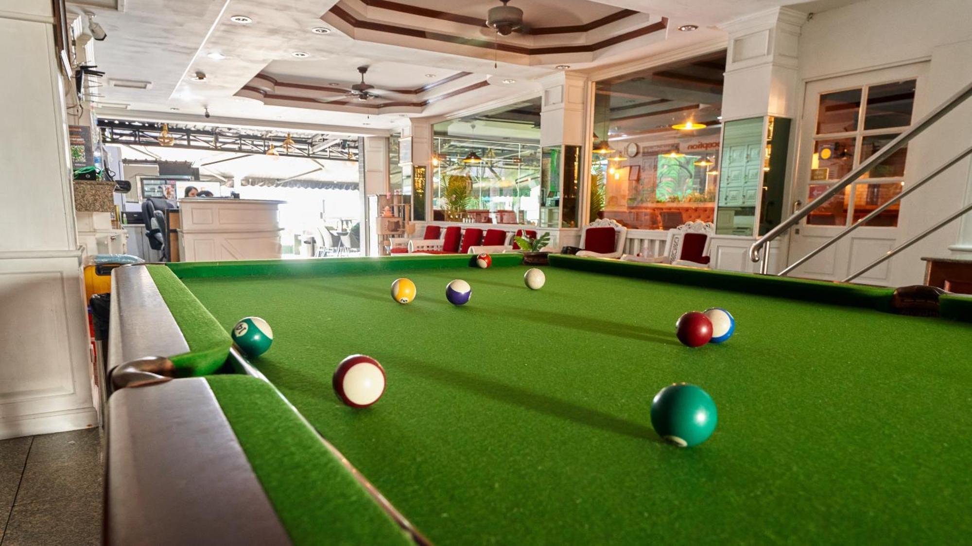 Lime Hotel Patong Luaran gambar