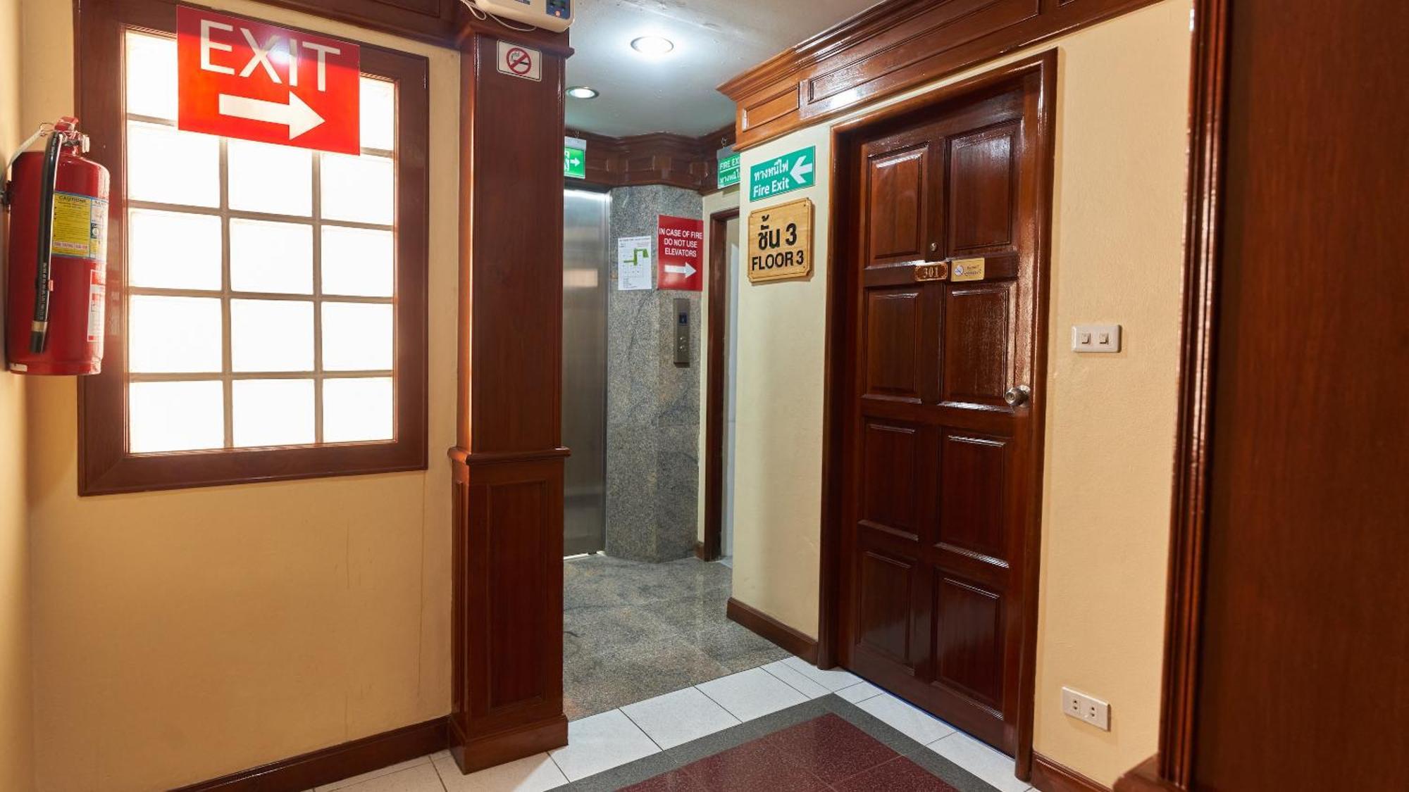 Lime Hotel Patong Luaran gambar