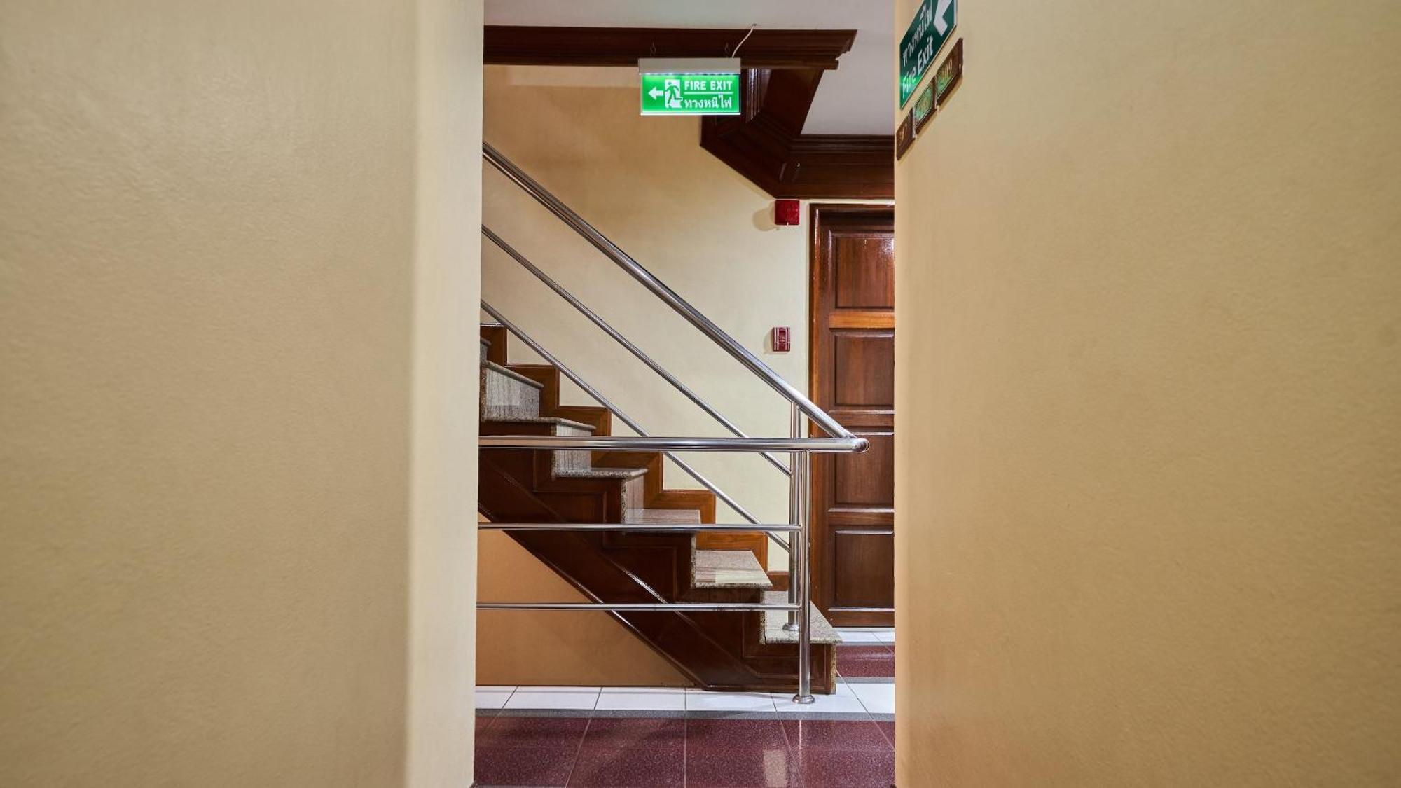 Lime Hotel Patong Luaran gambar