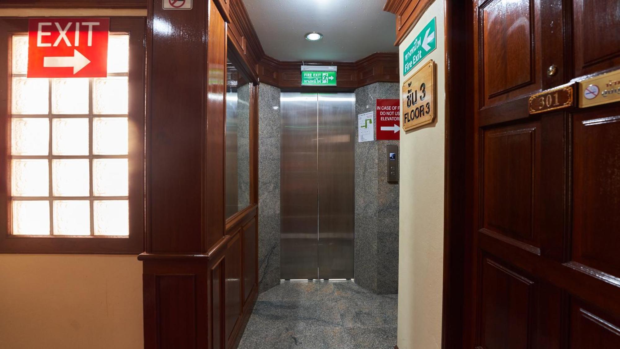 Lime Hotel Patong Luaran gambar